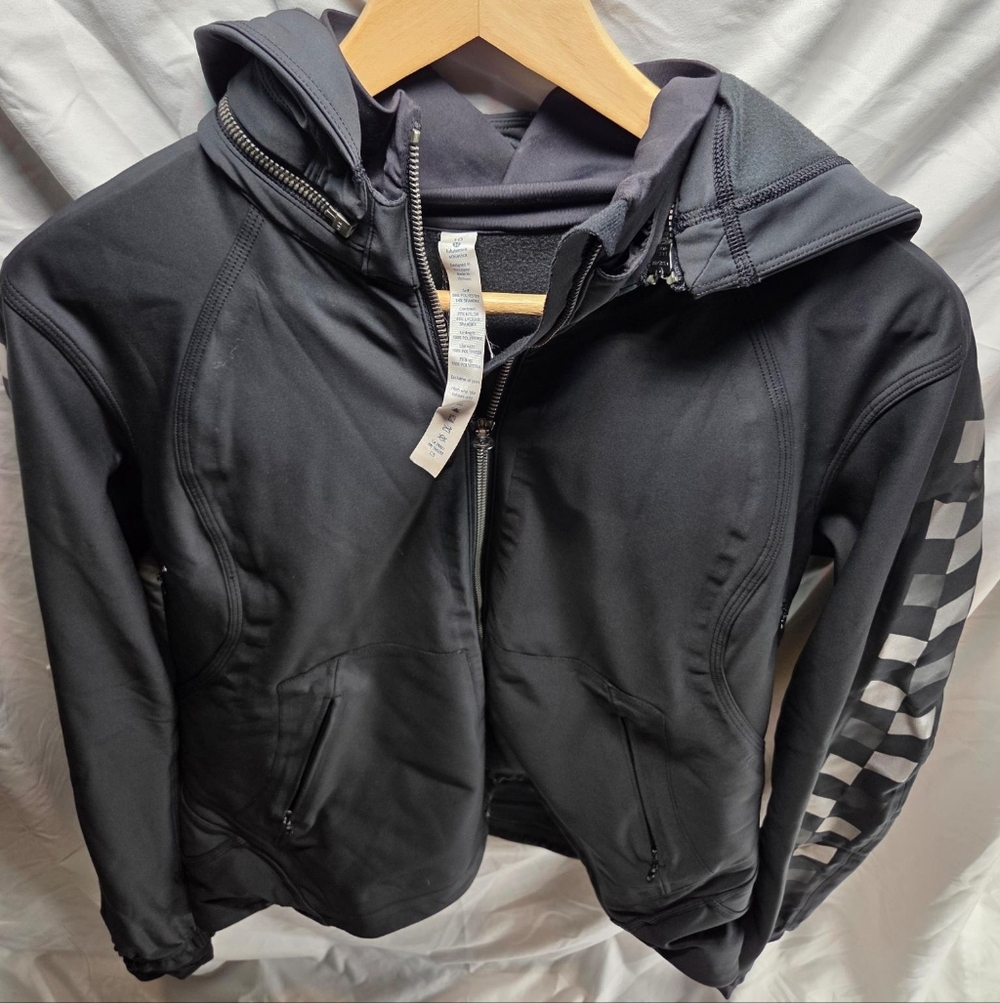 Lululemon Feelin’ Frosty Softshell Jacket – Black – Size 10 - Picture 5 of 5
